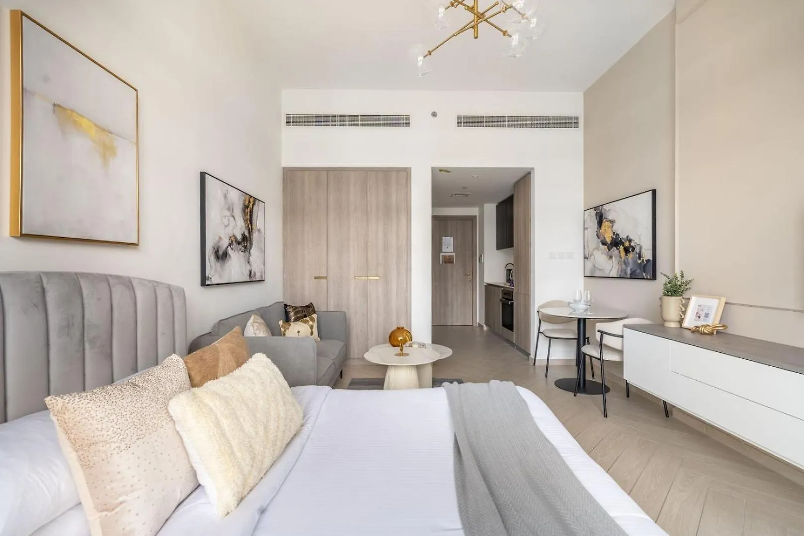 Guestready Holiday Homes - Superb Studio In Jvc Dubái