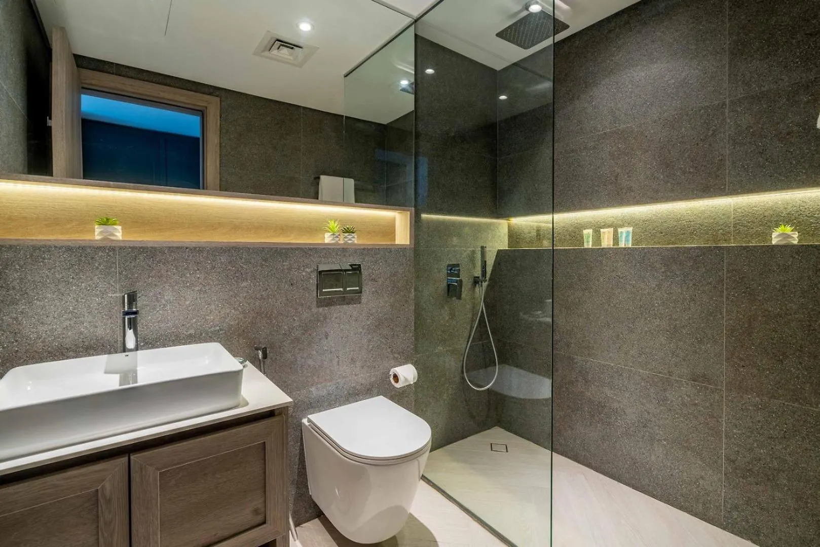 Guestready Holiday Homes - Superb Studio In Jvc دبي 0*,
